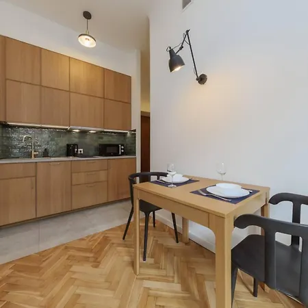 Canary Corner Centre