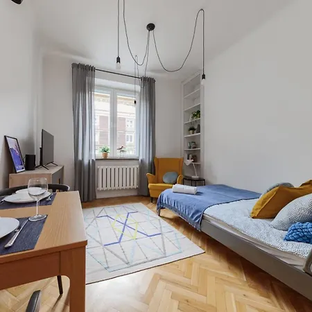 Canary Corner Centre Varsovie