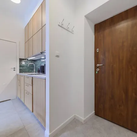 Canary Corner Centre